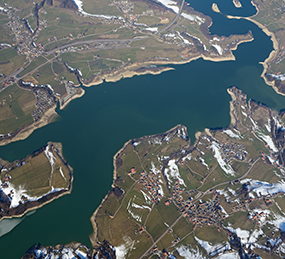 Lac Gruyére und Autobahnraststätte Gruyére